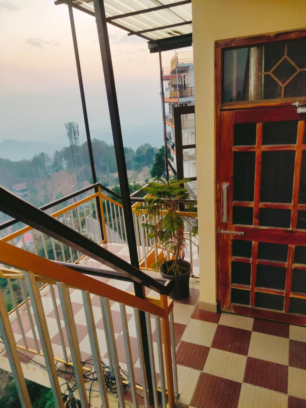 Thakur Apartment Shimla Zewnętrze zdjęcie
